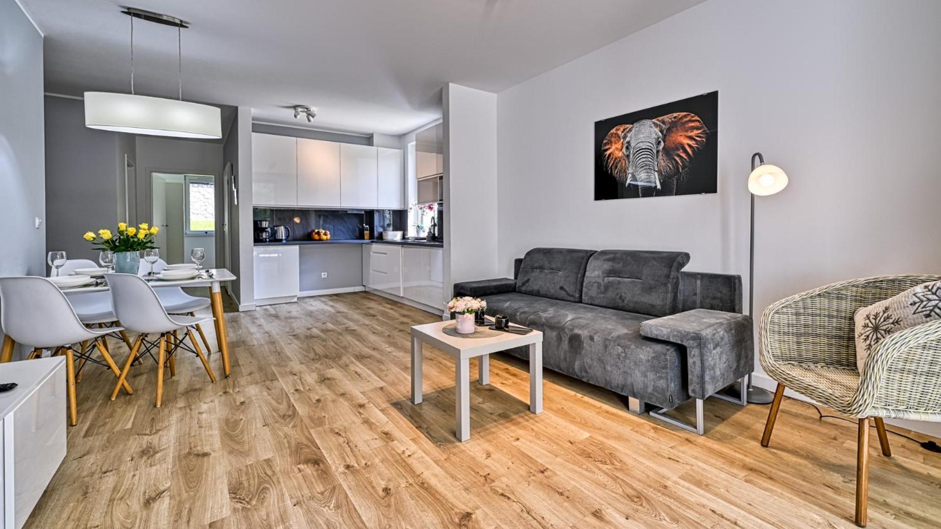 Apartment Piano By Royal Aparts